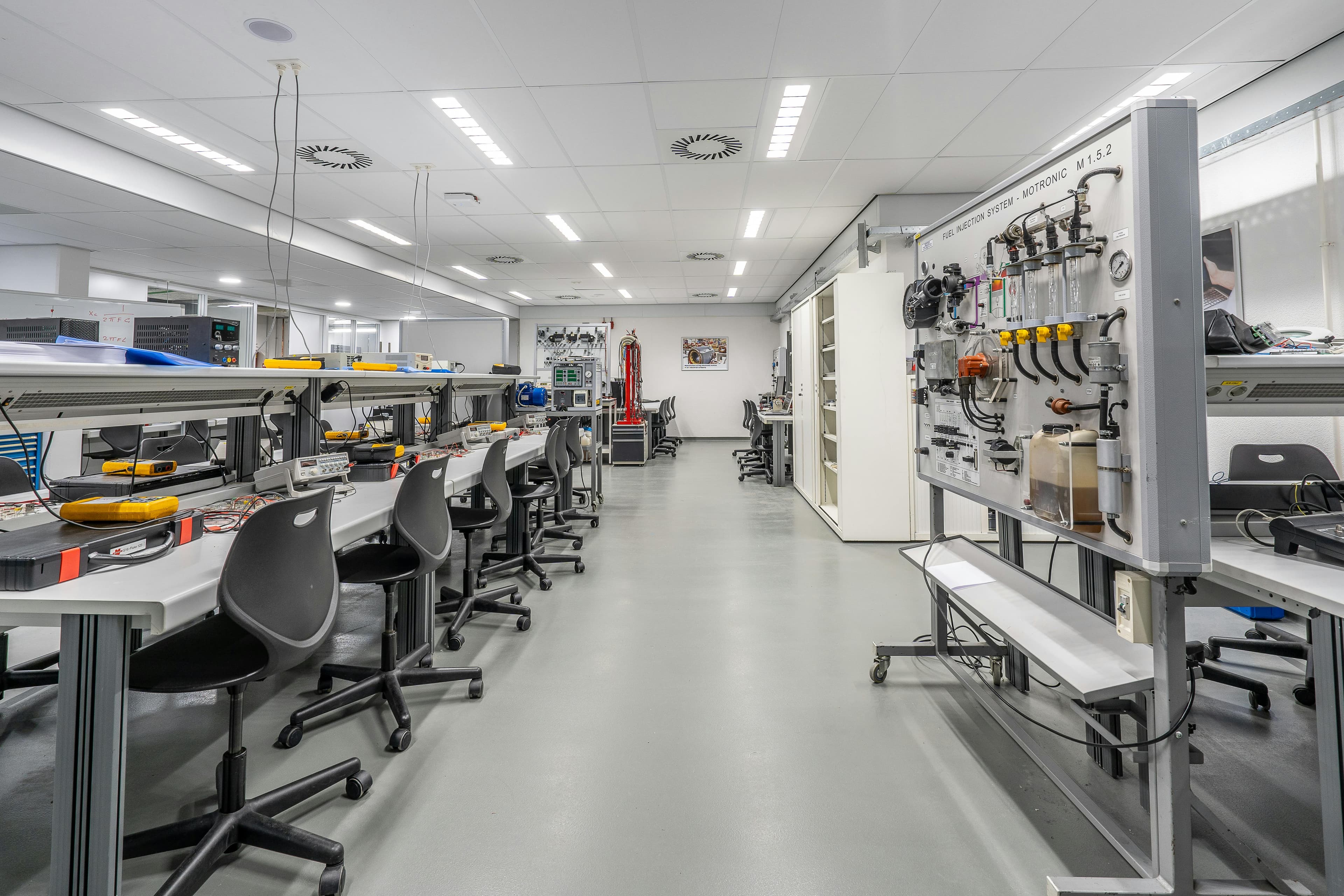 HK Teknik Atölye Arka Plan